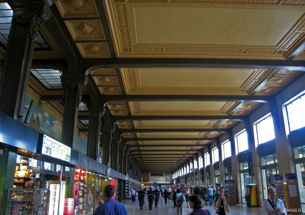 La Galerie des Fresques autour de la Gare de Lyon