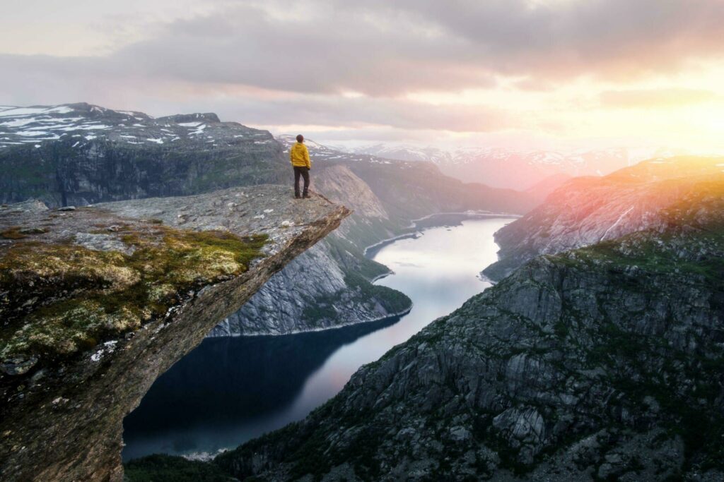 La célèbre falaise de Trolltunga