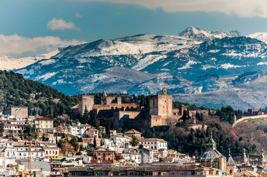 La Sierra Nevada derrière l'Alhambra