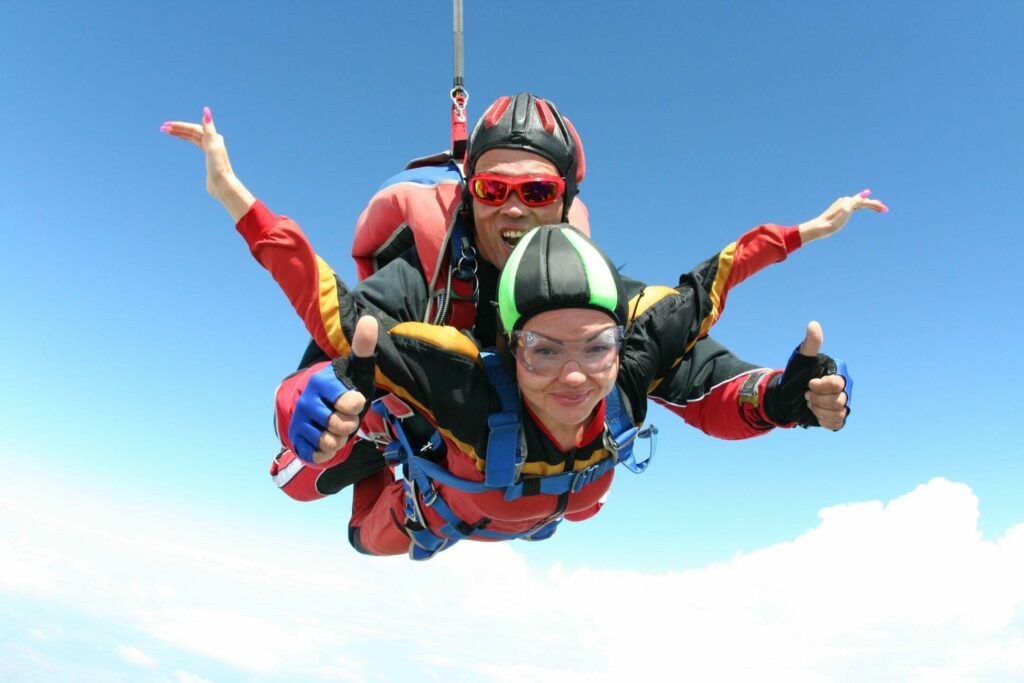 Saut en parachute dans les activités à offrir