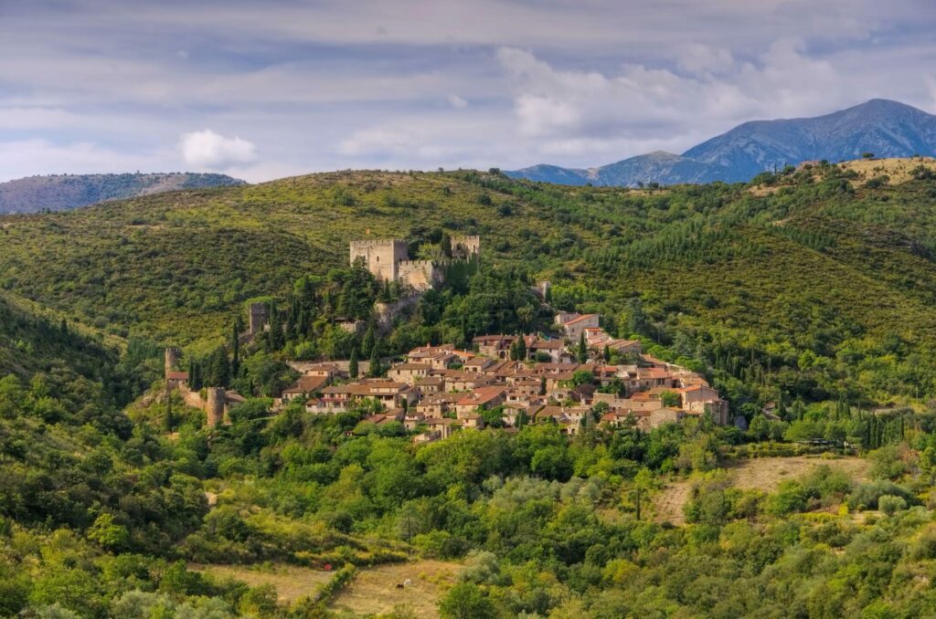 Castelnou à faire dans les Pyrénées Orientales