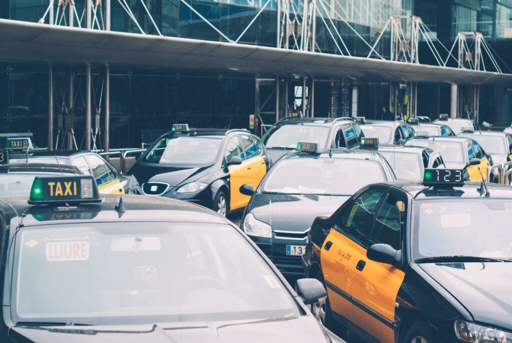 Taxis en attente à l'aéroport de Barcelone