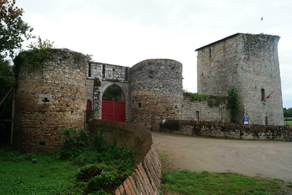 Le château des Essarts autour du Puy du Fou