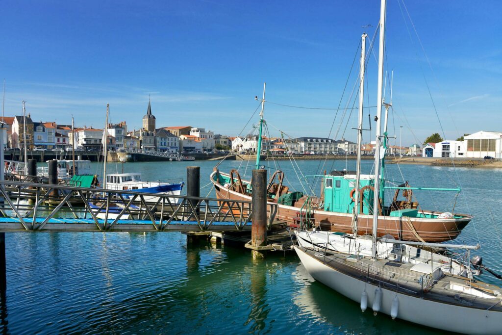 Le port des Sables d'Olonne autour du Puy du Fou