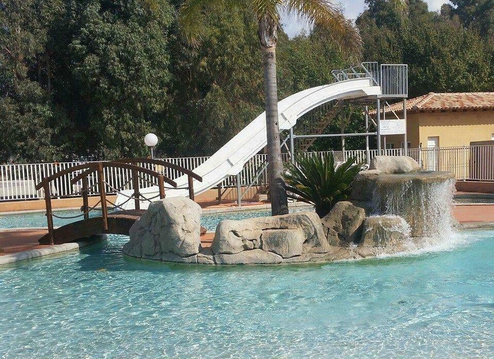 La piscine du camping des Castors en Corse