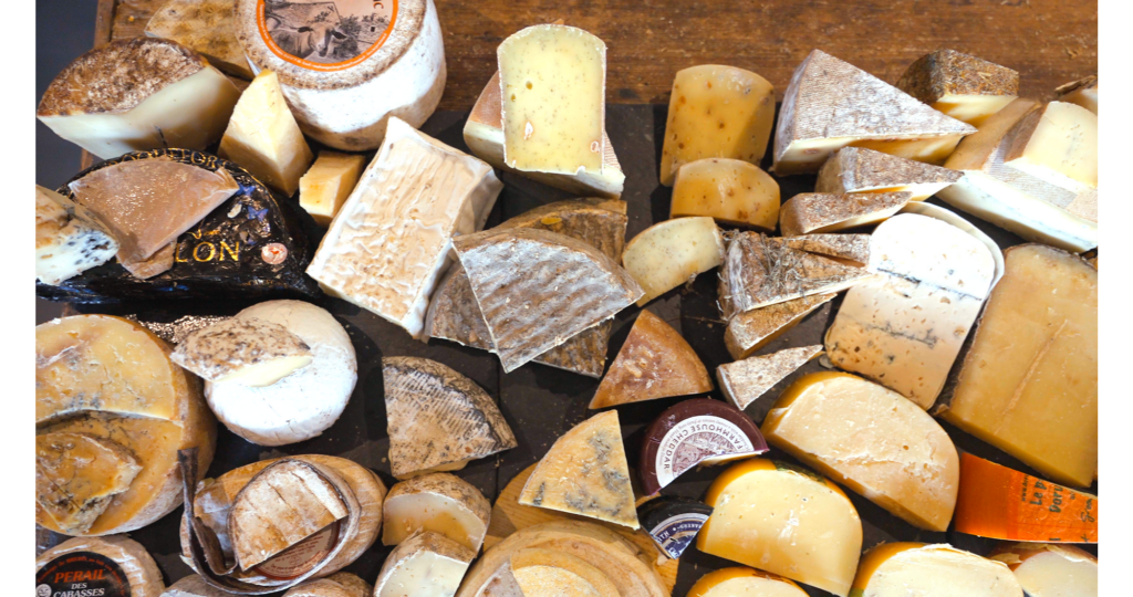 Plateau de fromages dans les spécialités de Bourgogne