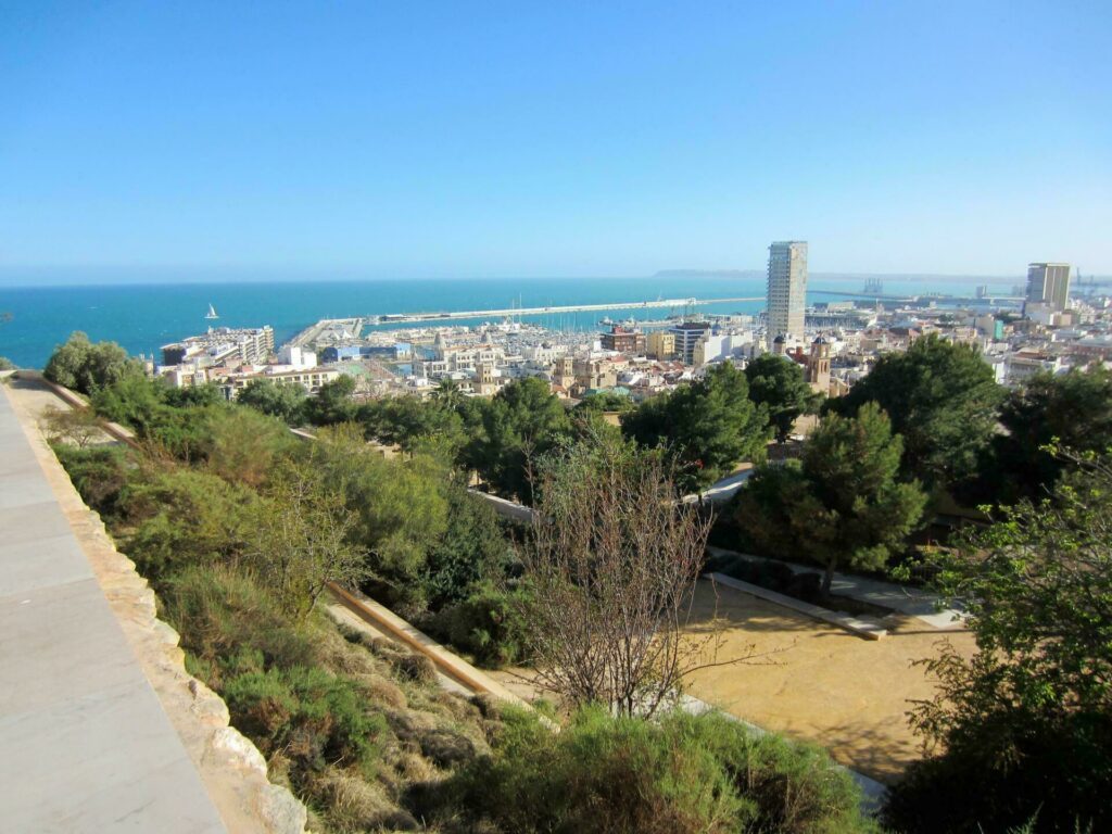 Vue sur Alicante depuis le parc Ereta