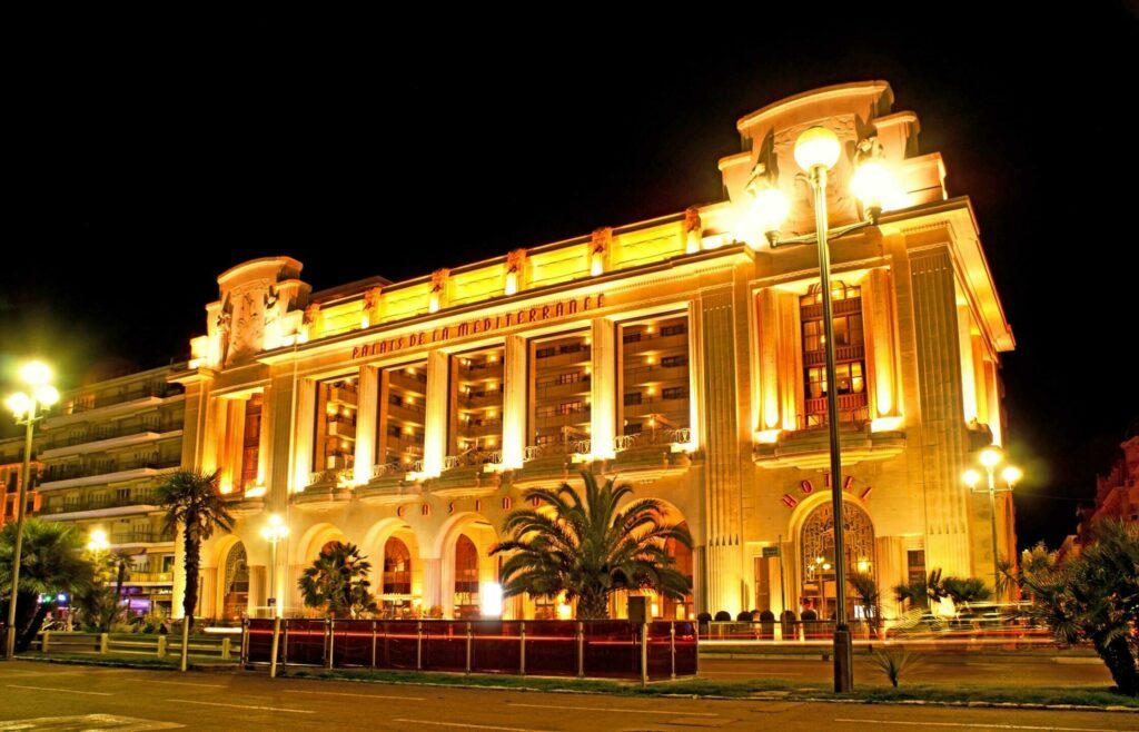 Go to the casino in Nice
