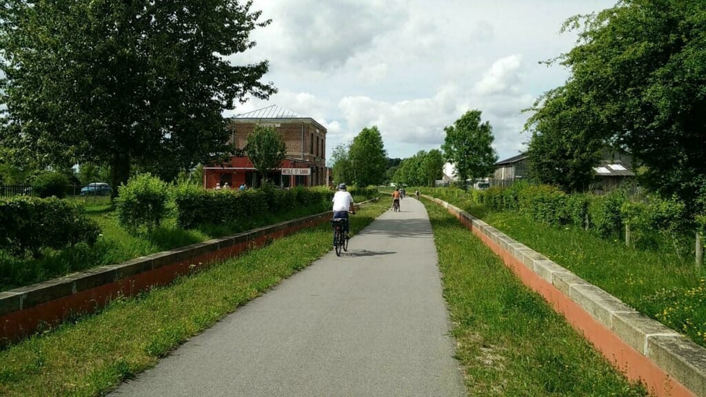 L'ancienne gare de Nesle sur l'avenue Verte 