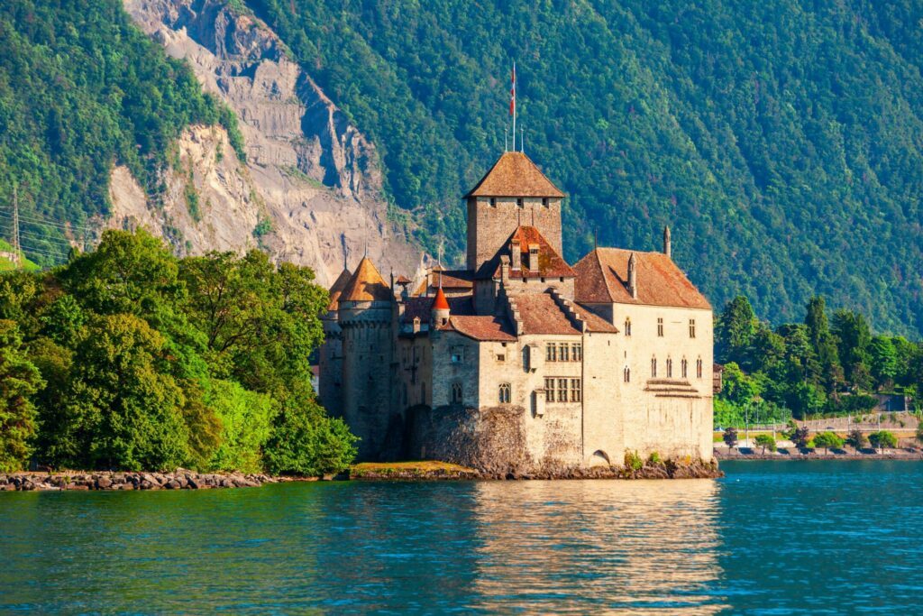 Le château de Chillon dans les paysages de Suisse