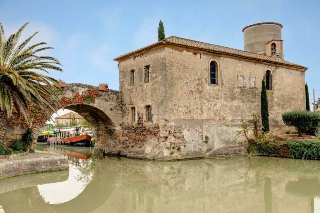 Le pont du Somail à voir le long du Canal du Midi