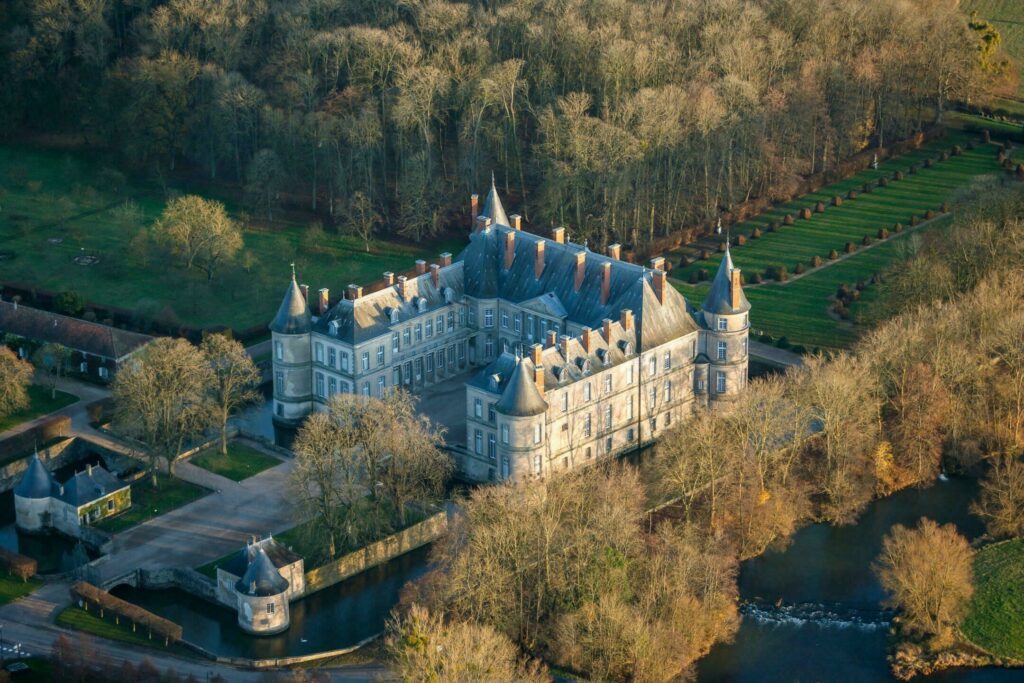 Vue aérienne du château d'Haroué