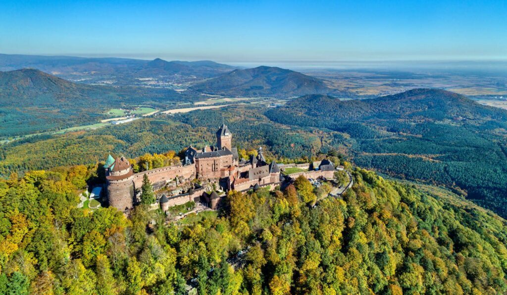 Vue sur le château du Haut-Koenigsbourg