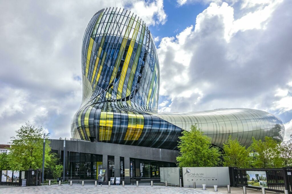 La Cité du vin à Bordeaux quand il pleut