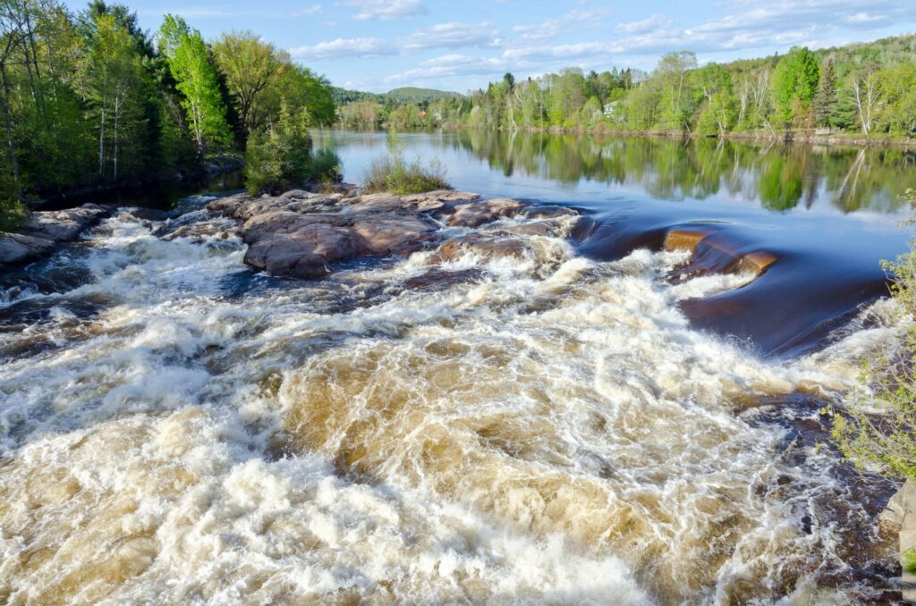 Descendre les rivières en rafting