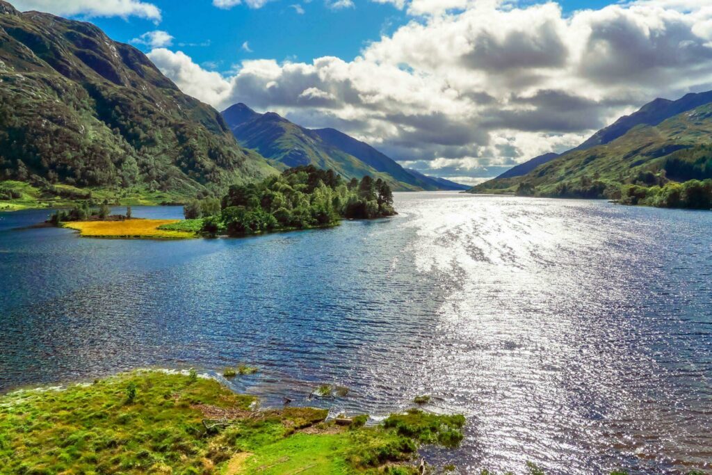 Le Loch Shiel en Écosse