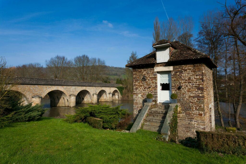 Pont sur l'Orne à Clecy