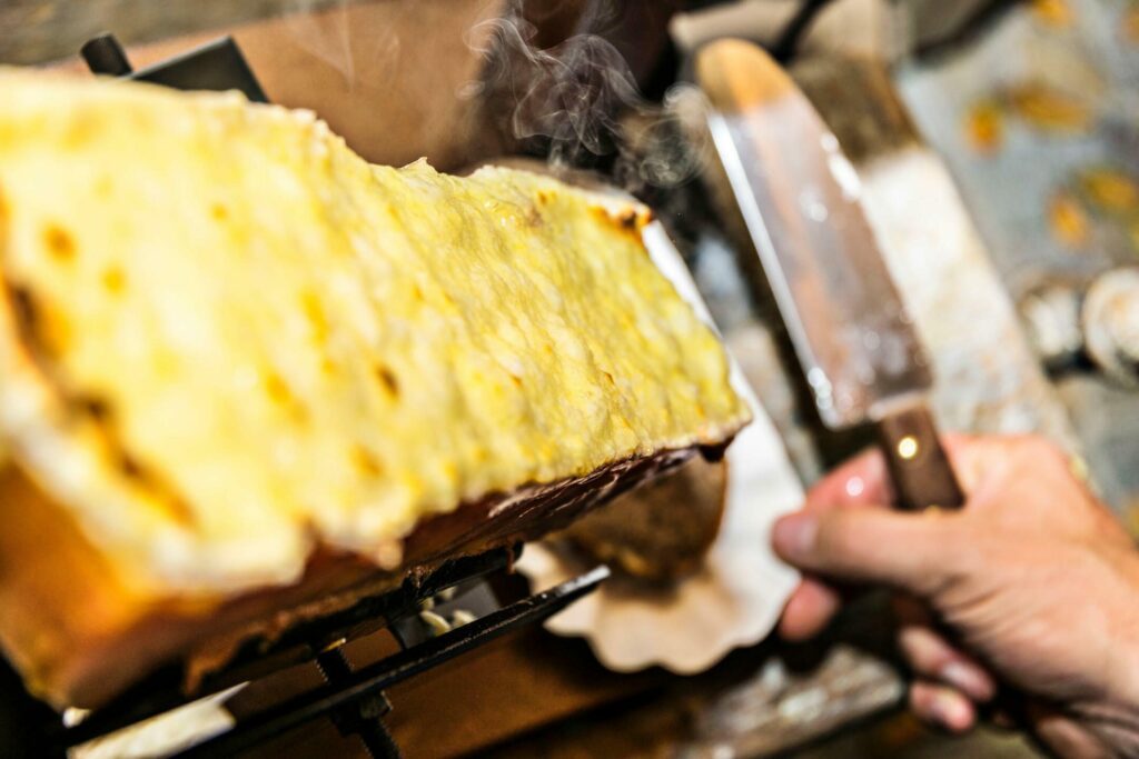 Raclette traditionnelle fromage Alpes