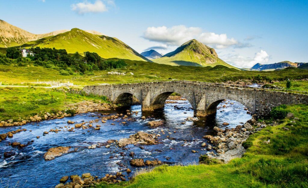 Vieux pont à Sligachan