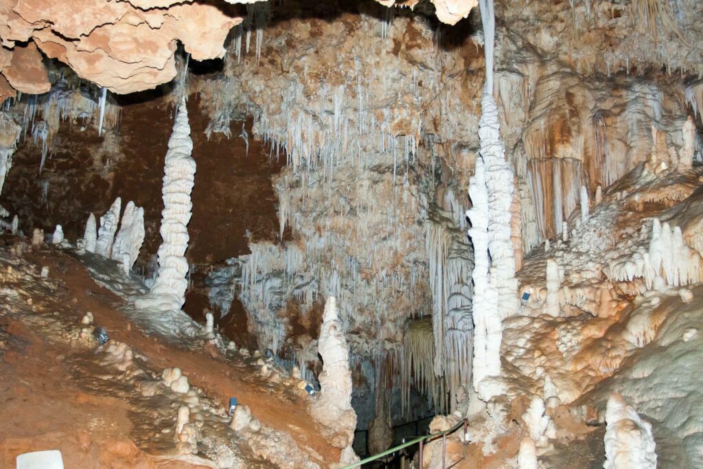 La grotte de Clamouse autour de Sète