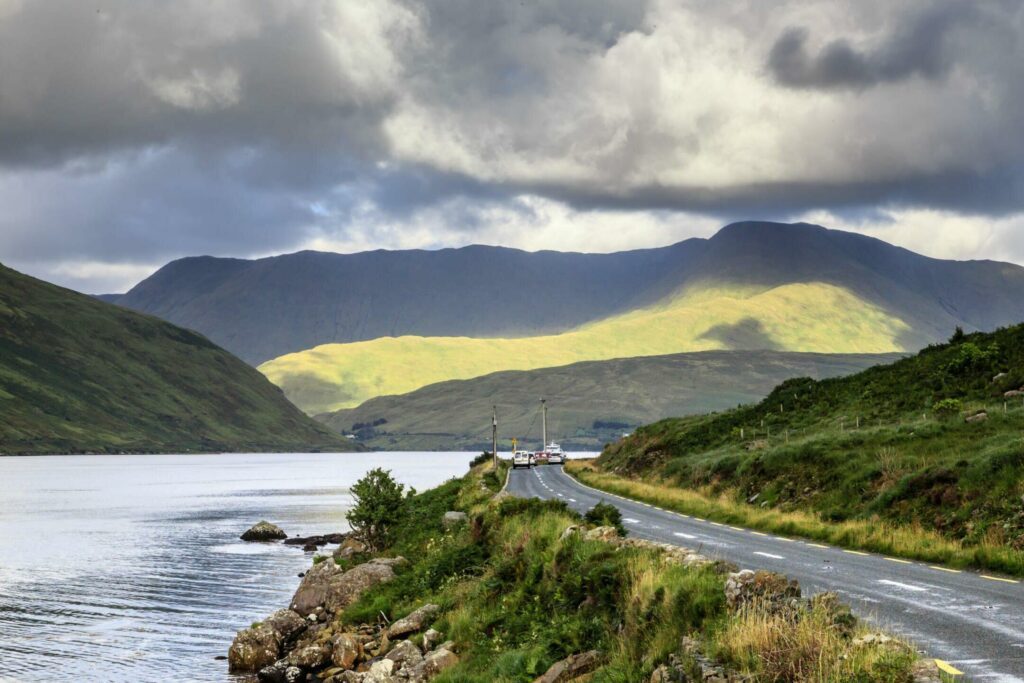 La Skye Road pour voir les paysages d'Irlande