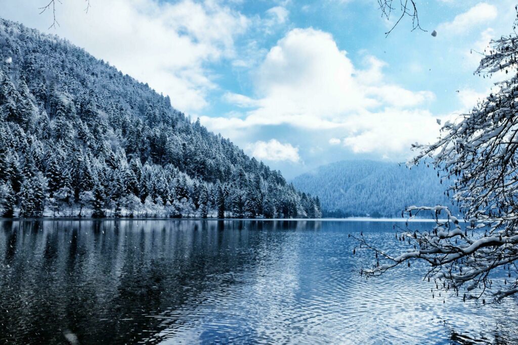 Le lac de Longemer dans les paysages des Vosges