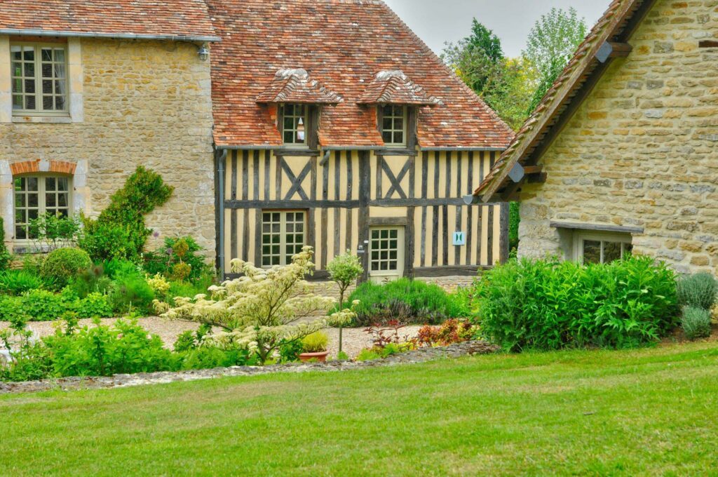 Le village de Cambremer autour de Deauville