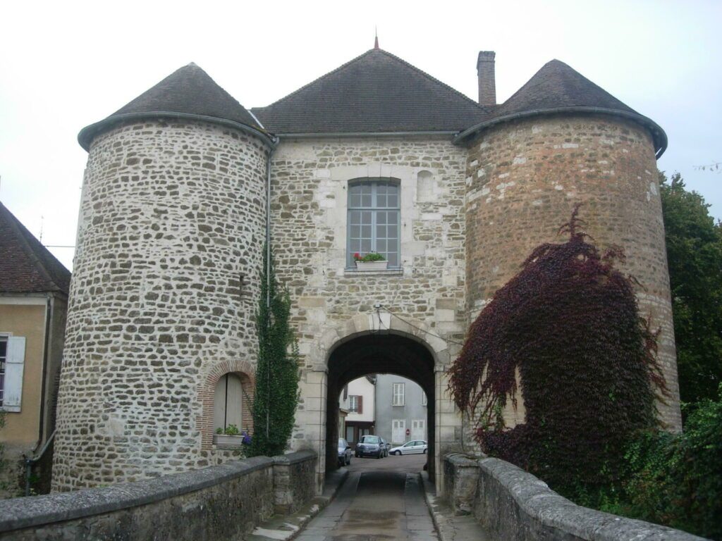 La porte Saint-Nicolas de Ervy-le-Châtel