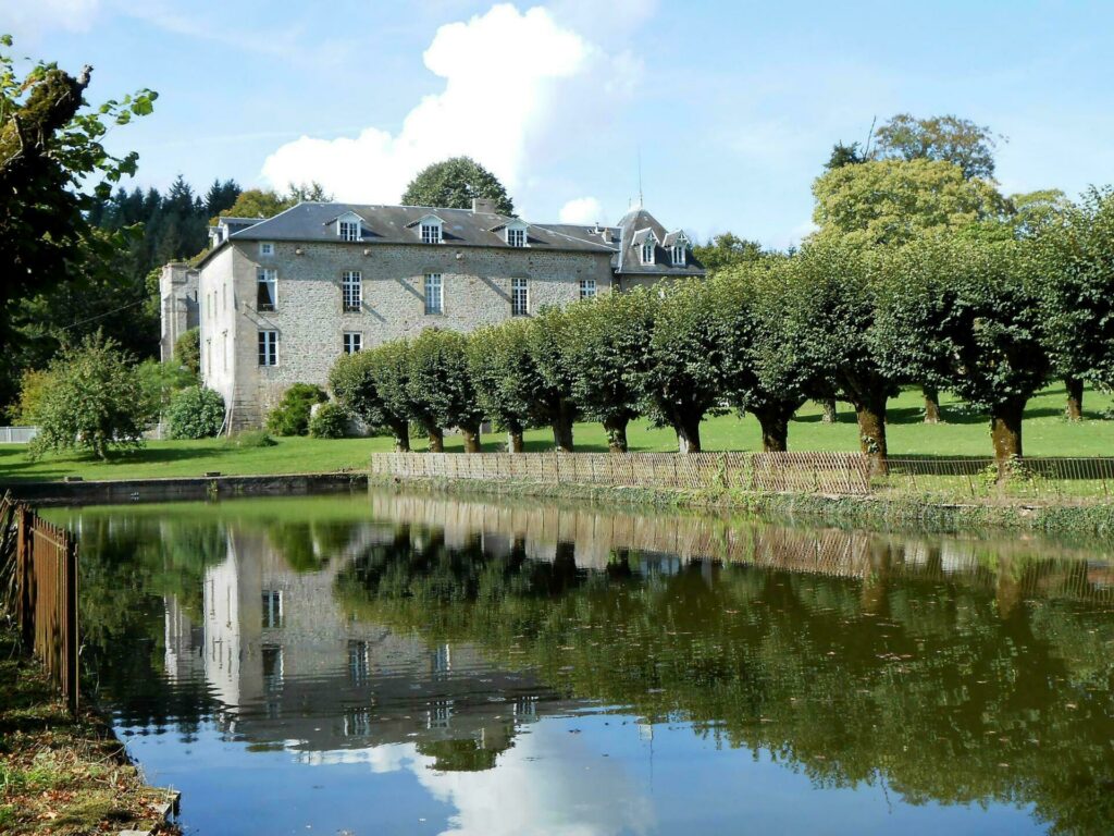 Le château Les Lèzes à Nantiat