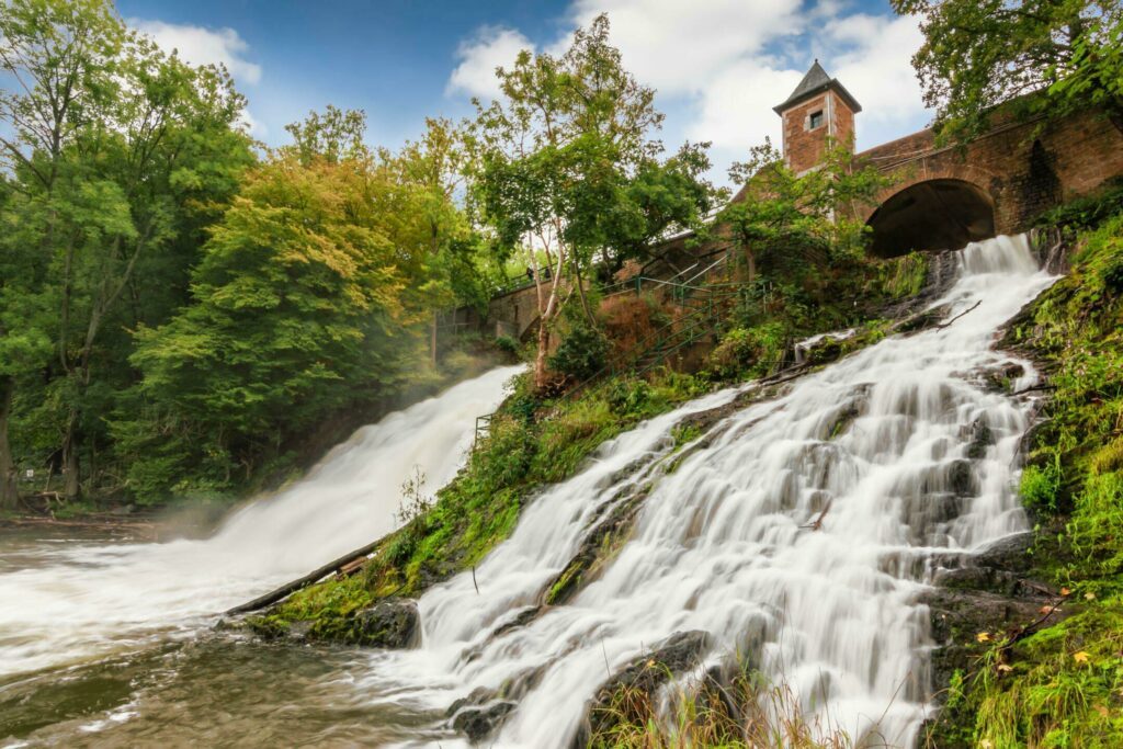 La cascade de Coo dans les paysages de Belgique