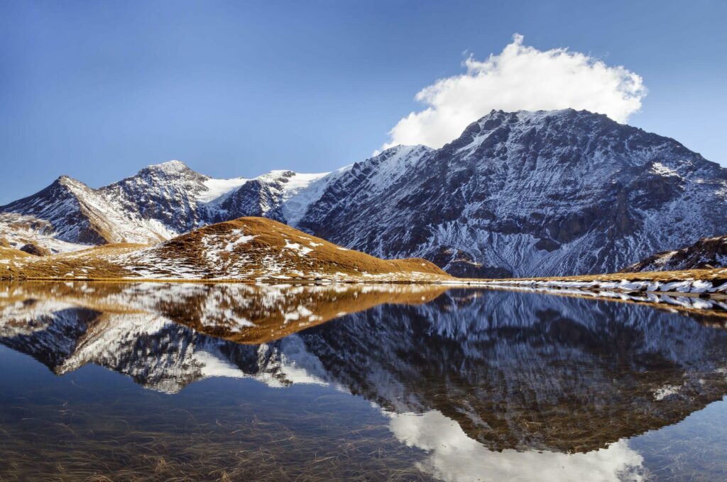 Le lac du Clou dans les lacs des Alpes