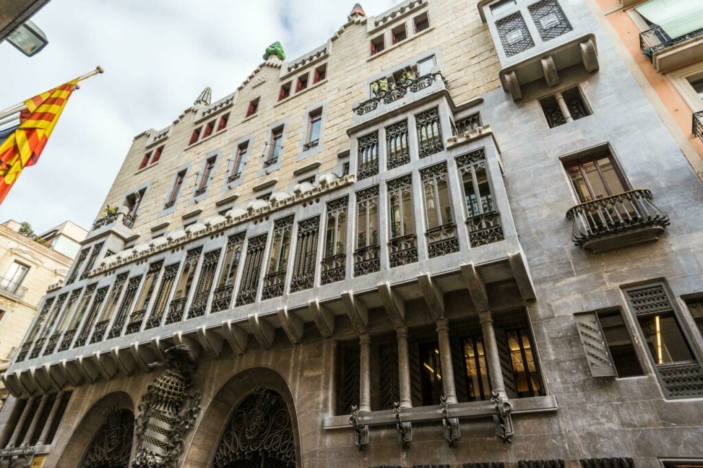 Le Palau Güell dans le Raval de Barcelone