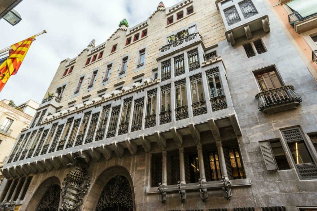 Le Palau Güell dans le Raval de Barcelone