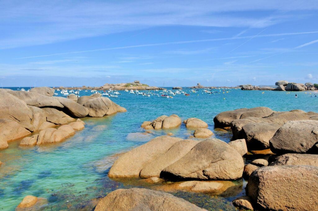 Les roches de la plage du Coz-Pors