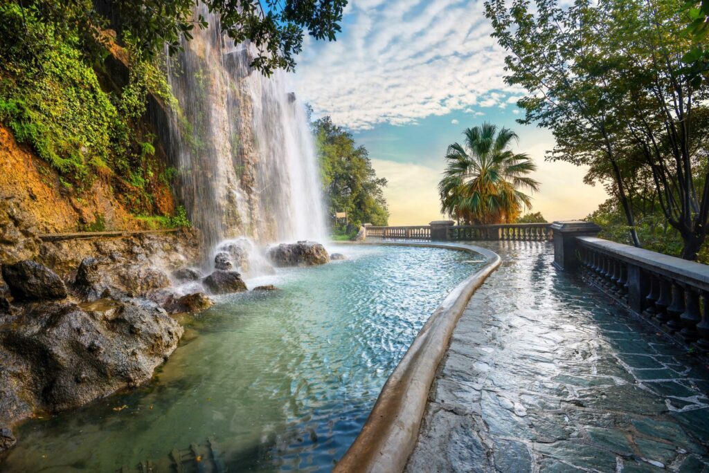 Nice Parc de la Colline du Chateau cascade