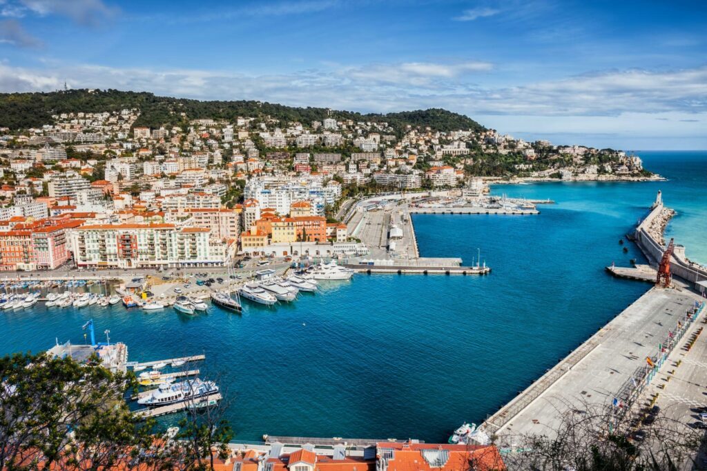 Le quartier du Port Lympia et la Pointe de la Douane  à Nice
