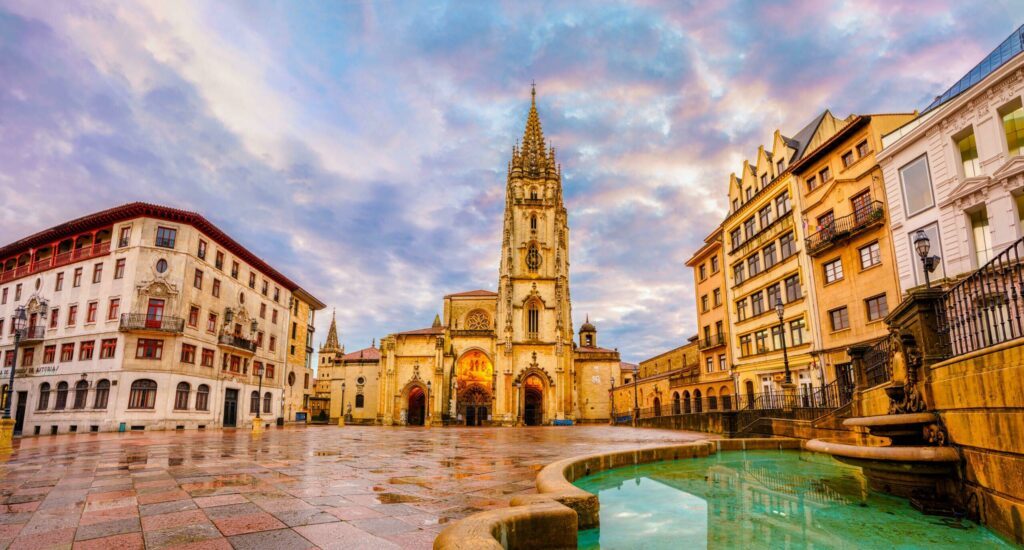 Oviedo ville en Espagne