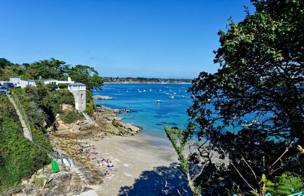 Plage des Trois-Curés dans le Finistère