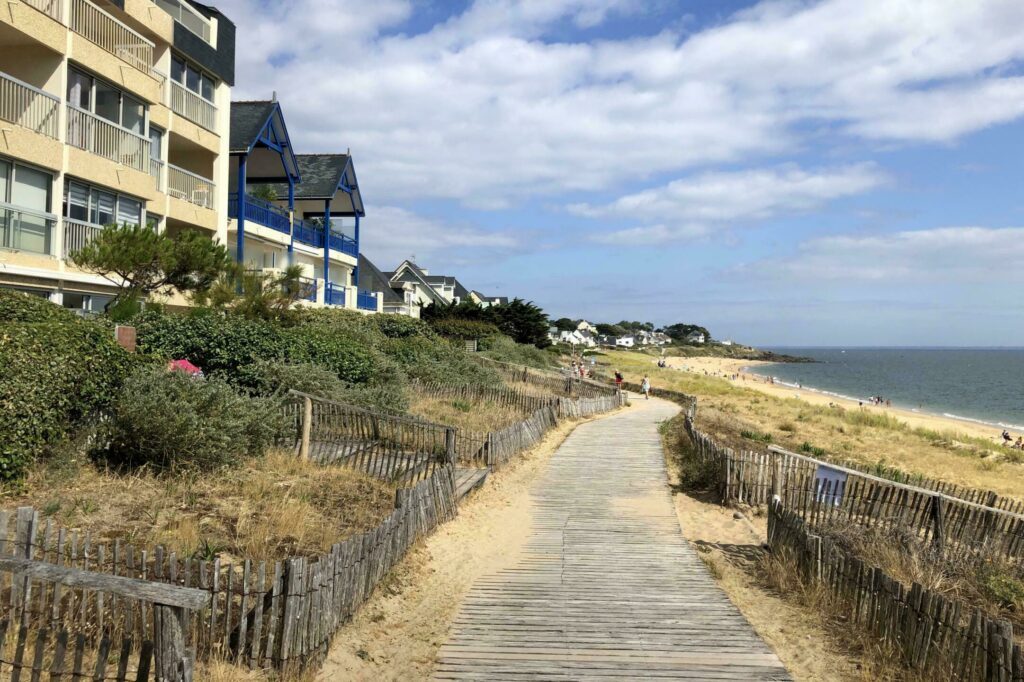 Se balader le long de la plage à faire à La Baule