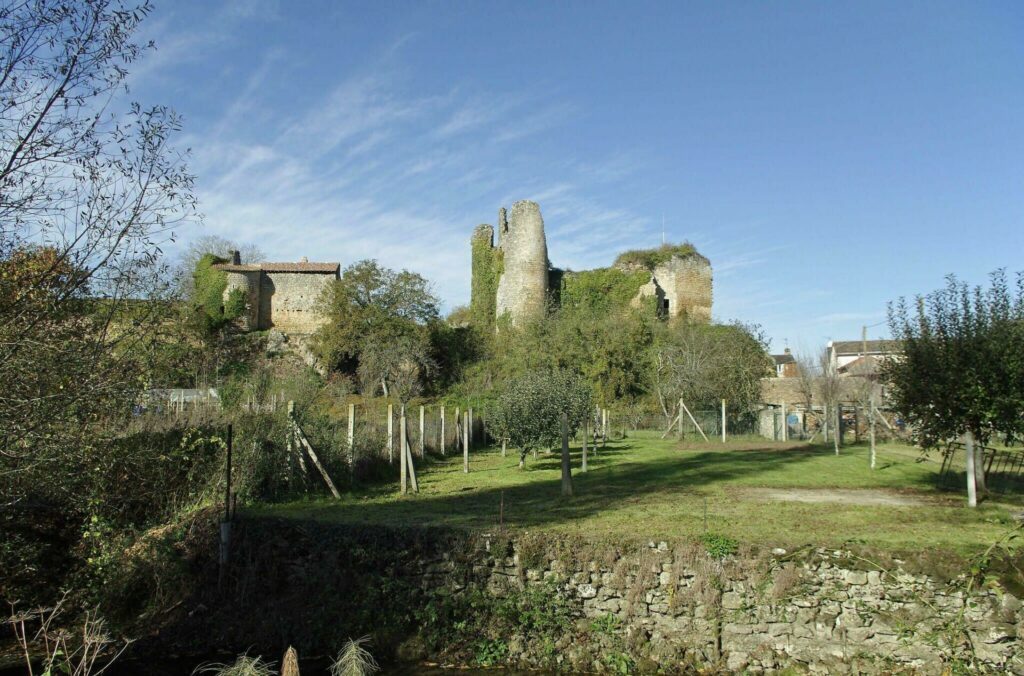 Le Château-Larcher dans les villages autour de Poitiers