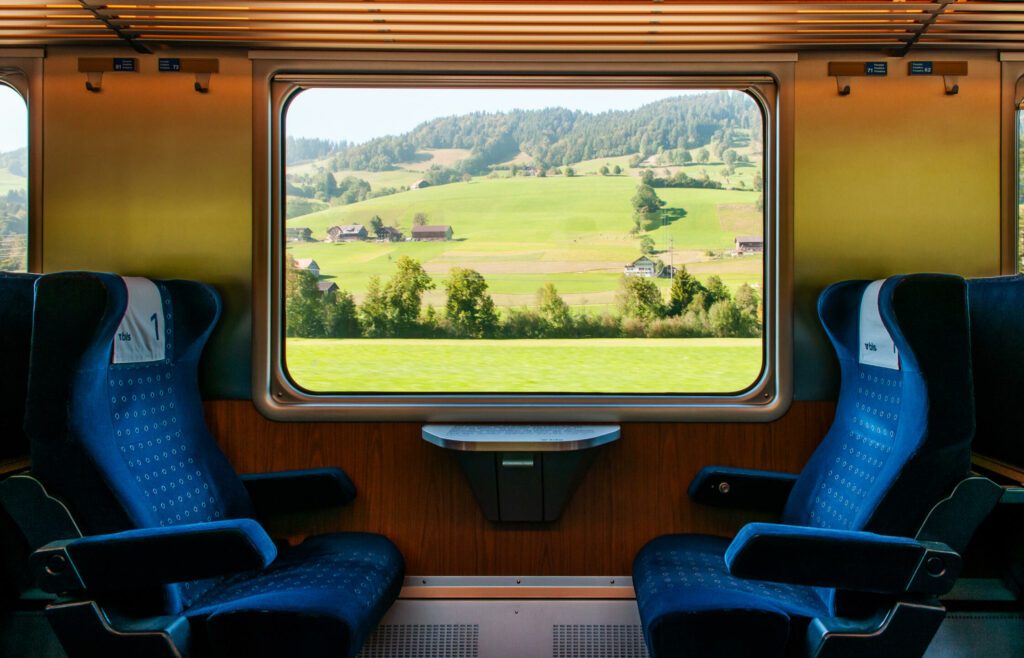 En train, on profite des paysages européens