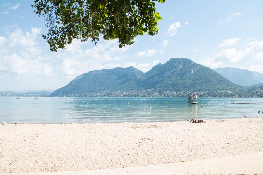 Plage de Saint-Jorioz, lac d'Annecy