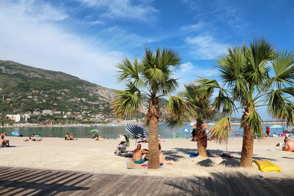 La plage des Sablettes à faire à Menton