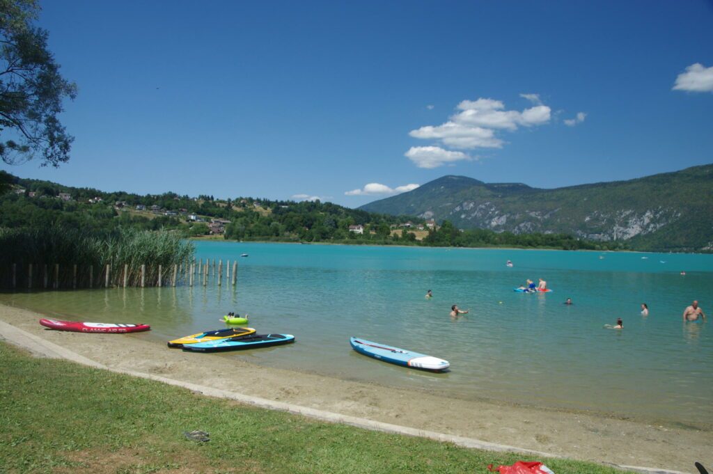 Le lac d'Aiguebelette autour de Chambéry