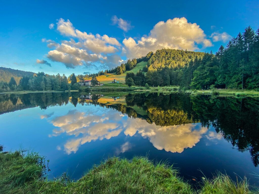 Le lac de Lispach dans les lacs des Vosges