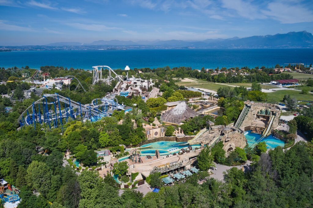 Le parc Gardaland au bord du lac de Garde