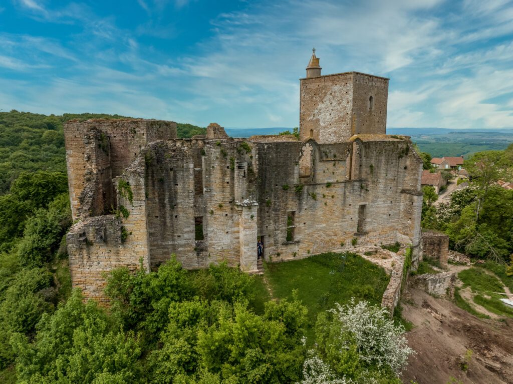 Le village de Brancion