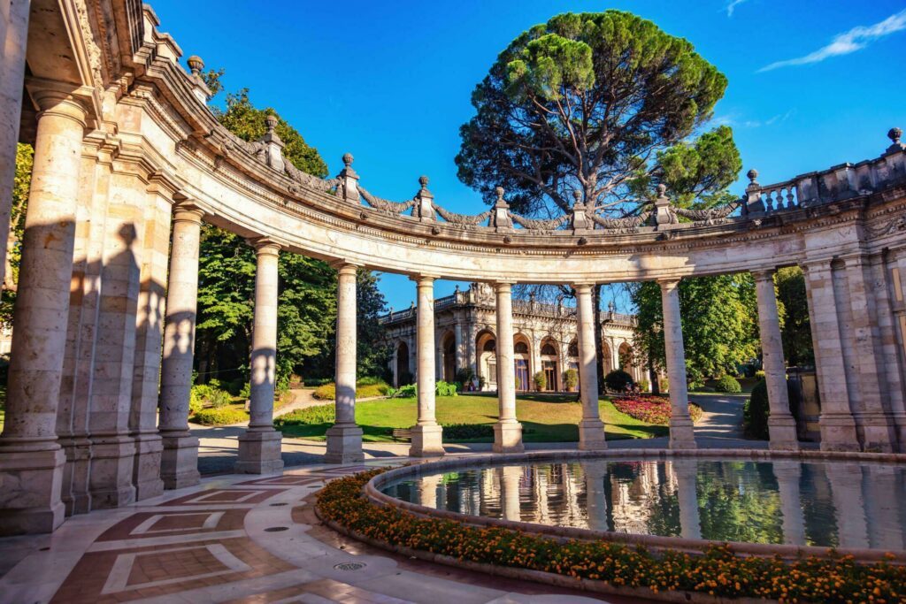 Les thermes de Montecatini à Pistoia vers Sienne et Florence