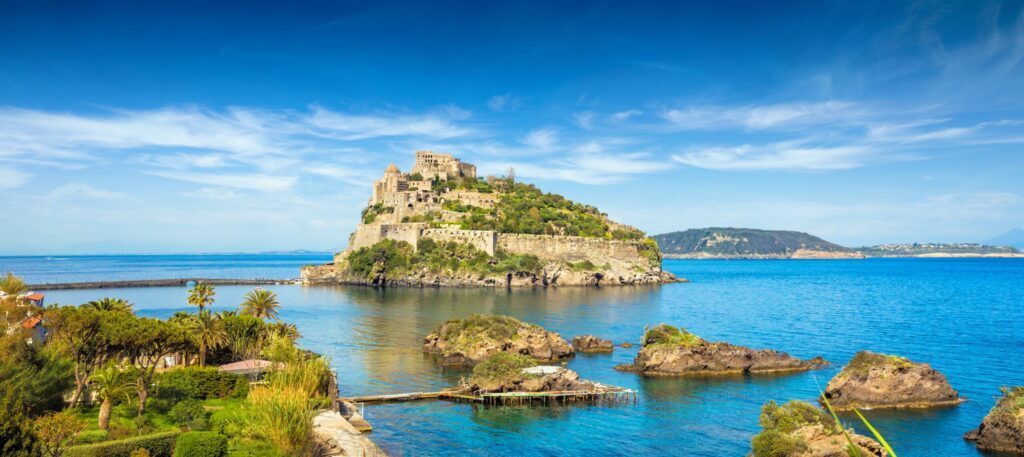 L'île d'Ischia dans les paysages d'Italie