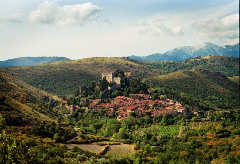 Un beau village autour de Perpignan - Castelnou